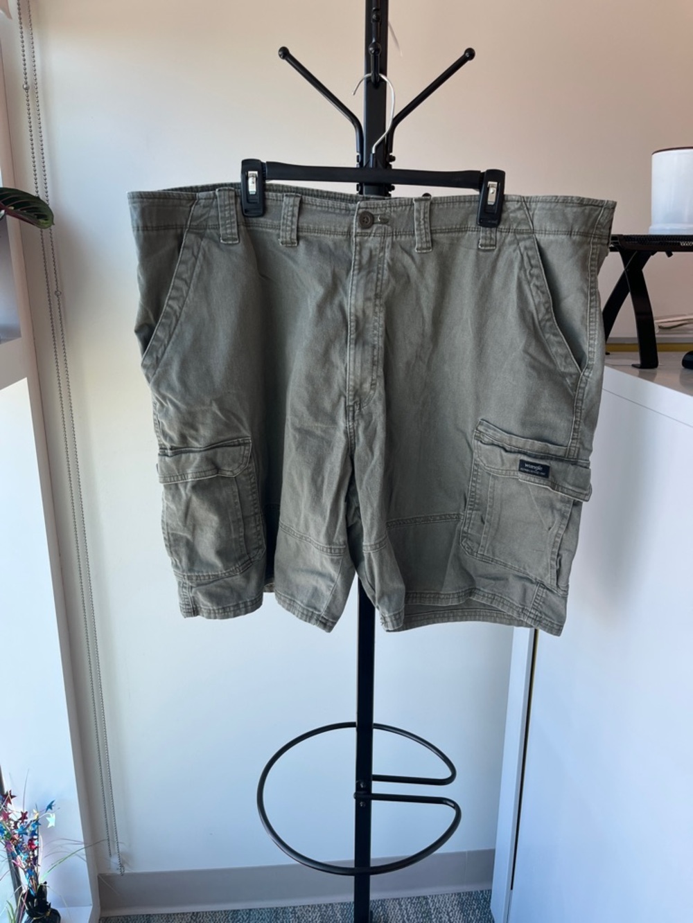 Wrangler Olive Cargo Shorts - Utility Style